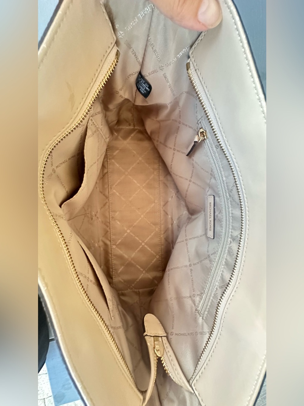 Michael Kors Beige Pebbled Leather Chain-Handle Shoulder Bag - Picture 6 of 10